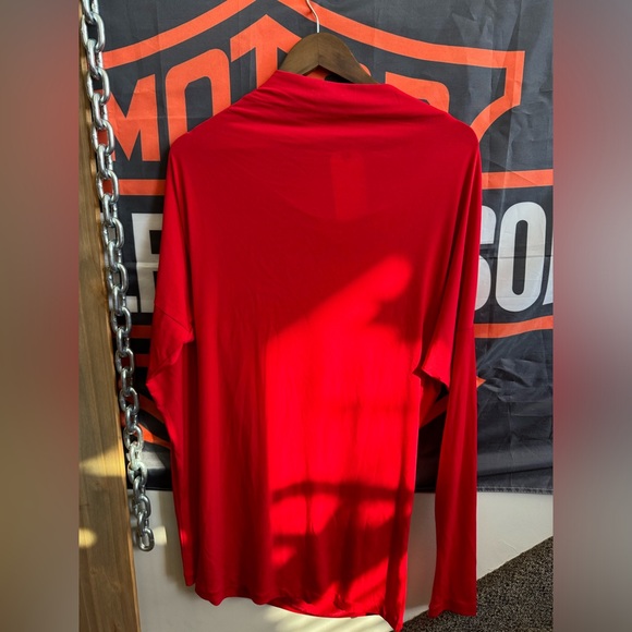 Moda International Drapey Top - Picture 3 of 3